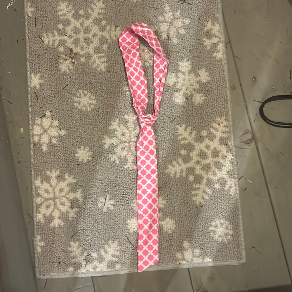 pink and white tie
